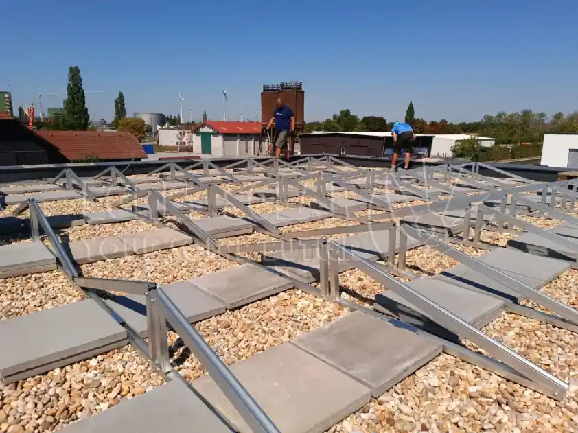 Как установить балластную солнечную систему крепления восток-запад?